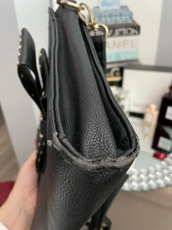 Betsey Johnson Black Bow Studded Crossbody Bag - Picture 7 of 8